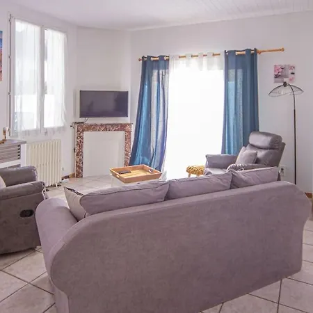 Apartment Jolie Maison De La Rochelle