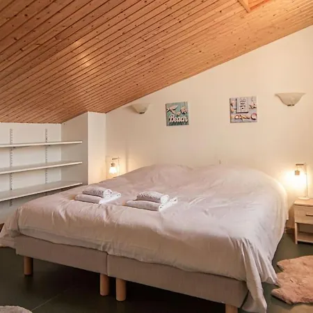 Jolie Maison De * Λα Ροσέλ