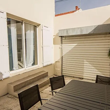 Jolie Maison De * La Rochelle (Charente-Maritime)